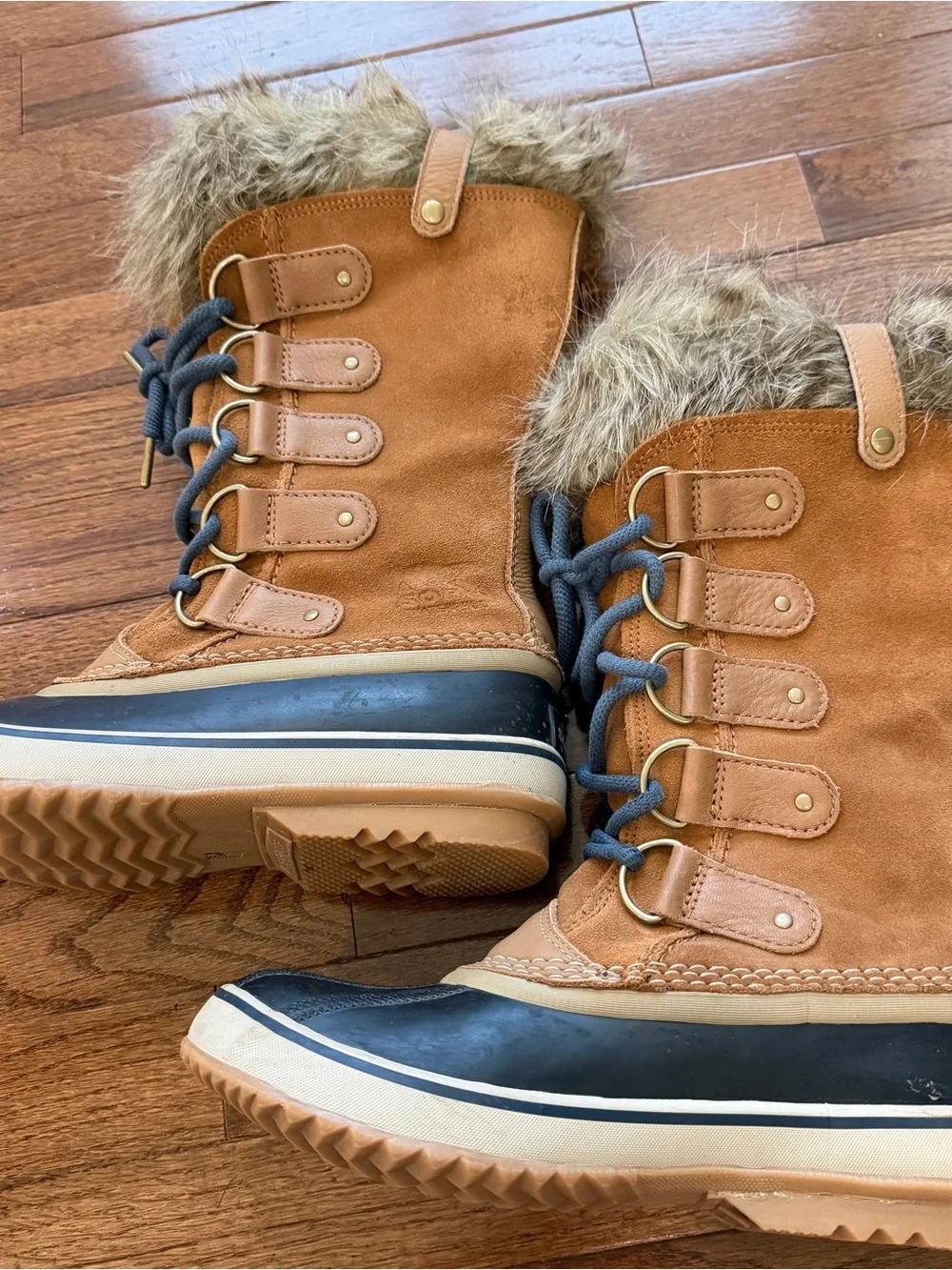 Sorel Tan Fur-Trim Waterproof Lace-Up Winter Boots Sz 8.5